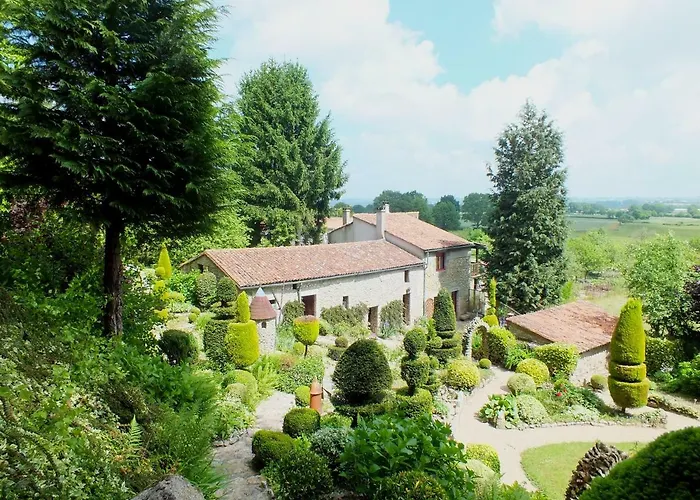 Le Jardin D'abel Bed & Breakfast *